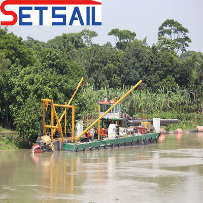 1800m3 Capacité du sol 26 pouces Coupeur Suction Dredger de sable de rivière avec station de renforcement de la terre