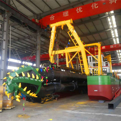 Dredger à aspiration avec treuil hydraulique et porteuse de spud