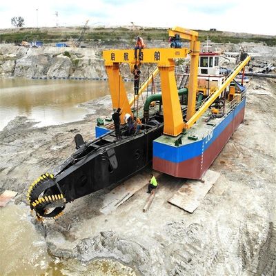 160m3-5000m3 Capacité moteur diesel coupeuse dragueuse à aspiration pour le sable des rivières et la boue des lacs