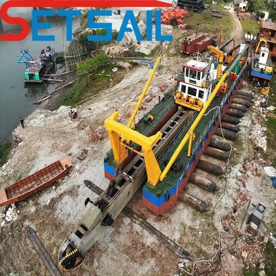 360000.000kg Package Poids brut moteur diesel pompe à boue coupeuse aspiratrice dragueuse pour le sable
