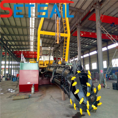 Poids total 28-1000t Siemens PLC Cutter Suction Sand Dredging Machine avec une rampe d'ancrage