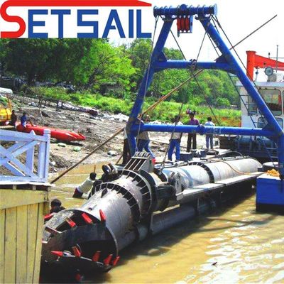 Type de fente CTS Diesel Power Cummins moteur coupeur dragueuse à aspiration avec tuyau flottant PE
