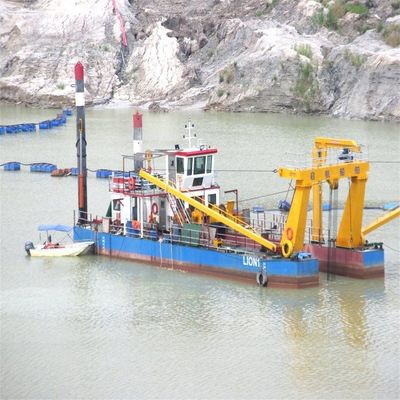 Coût de transport moteur diesel coupeuse aspiration dragueur équipement de boue pour rivière QHCSE-29