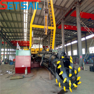 Une drague à aspiration de 10 pouces avec une pompe à sable de Shijiazhuang et un moteur Cumins de 122 kW