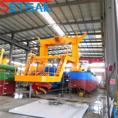 Une drague à aspiration de 10 pouces avec une pompe à sable de Shijiazhuang et un moteur Cumins de 122 kW