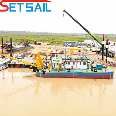 Dredger à aspiration de 8 pouces avec pompe à sable sous-marine Poids total 85 tonnes