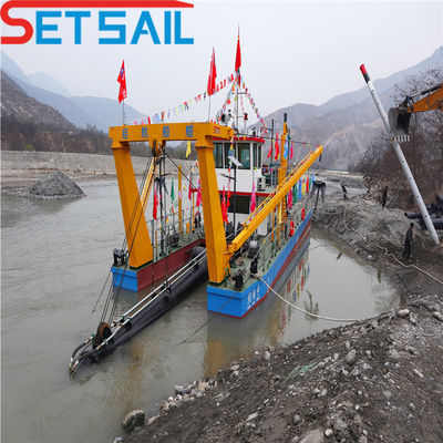 Dredger à aspiration de 8 pouces avec pompe à sable sous-marine Poids total 85 tonnes
