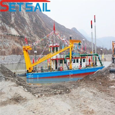 Dredger à aspiration de 8 pouces avec pompe à sable sous-marine Poids total 85 tonnes