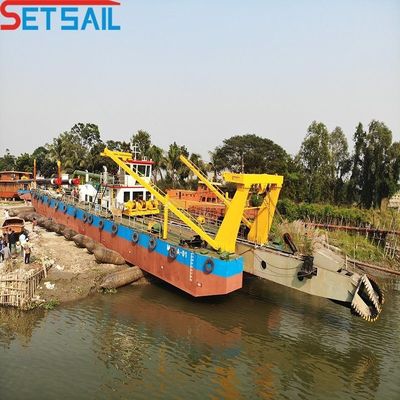 Largeur totale 5m-15m Moteur diesel importateur Dredger à aspiration pour le dragage de sable fluvial