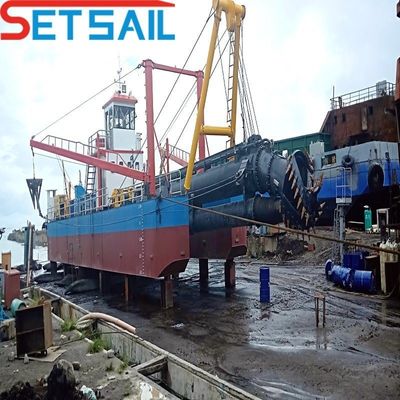 Dredger de sable à aspiration à 18 m avec tuyau de décharge de 700 mm de diamètre et hydrocyclone