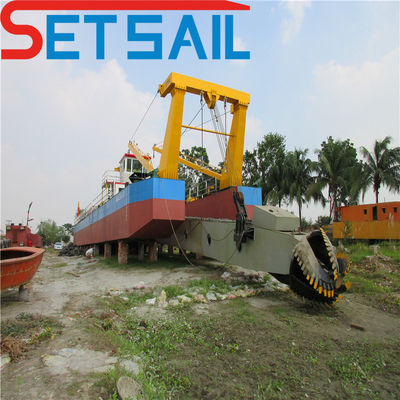Dredger à aspiration de 26 pouces pour le sable du lac 1200m3 Capacité du sol 6000m3 Flux d'eau de la pompe