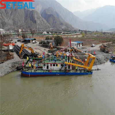 3900cm * 860cm * 200cm Package Cutter Suction Sand Dredging Ship avec ancrage