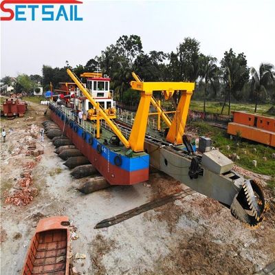 3900cm * 860cm * 200cm Package Cutter Suction Sand Dredging Ship avec ancrage