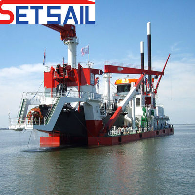 Bateau de dragage à aspiration avec une distance de décharge de 500 à 5000 m