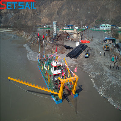 Hauteur totale 7 m Tireur à treuil hydraulique aspirateur dragueur de sable de rivière avec ancrage