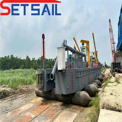 Dragueuse à sable de la rivière Long avec tête de coupe hydraulique Largeur totale 10,2 m Profondeur totale 2,7 m