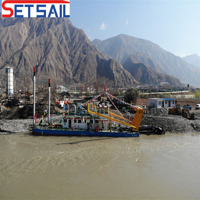 Barge à drague de 5000 mètres cubes parfaite pour les opérations sur rivière/port/lac sur mesure