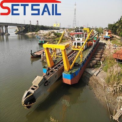 120-220L/H Consommation de carburant Barge de dragage de sable fluvial pour cutter Scution Dredger