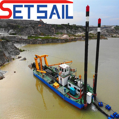 1500m Distance de décharge 18 pouces Dredger à aspiration pour les travaux de dragage en mer