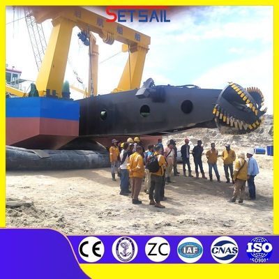 Cumins. Cat Diesel Mini Dredge Dredging Machine avec le treuil hydraulique et le transporteur de spud