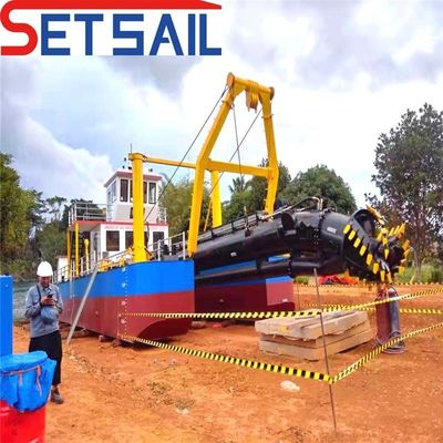 Dredger à aspiration de 20 pouces avec pompe sous-marine de haute capacité 750-1000 mètres cubes