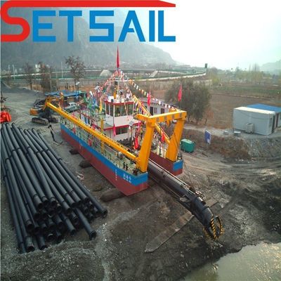 7.5m Largeur 298kw Puissance du moteur auxiliaire 18 pouces Dredger à aspiration pour le dragage