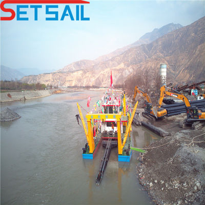 3500 M3 Flux d'eau 18 pouces Coupeuse hydraulique Suction pompage de sable dragueuse longueur totale 38m