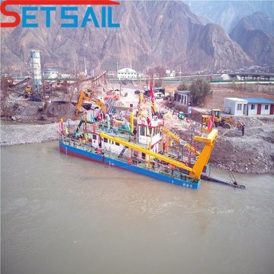 3500 M3 Flux d'eau 18 pouces Coupeuse hydraulique Suction pompage de sable dragueuse longueur totale 38m