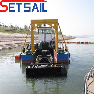 Excavatrice hydraulique à moteur diesel à aspiration de remorque pour le dragage des rivières Profondeur 4m-15m