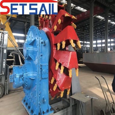 Dégraphieuse à cuve à roues hydraulique à ancrage à flèche à débit d'eau de 4500 m3 pour les besoins du client