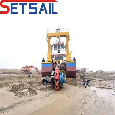 Dredger pour l'extraction du sable avec coupe-roues à godet et tuyau de décharge de 200 mm à 800 mm de diamètre