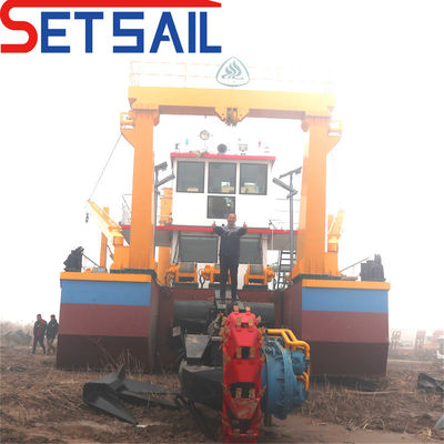 Dragueuse à roue de seau à moteur diesel pour l'extraction du sable avec un diamètre de tuyau de décharge de 200 mm à 800 mm